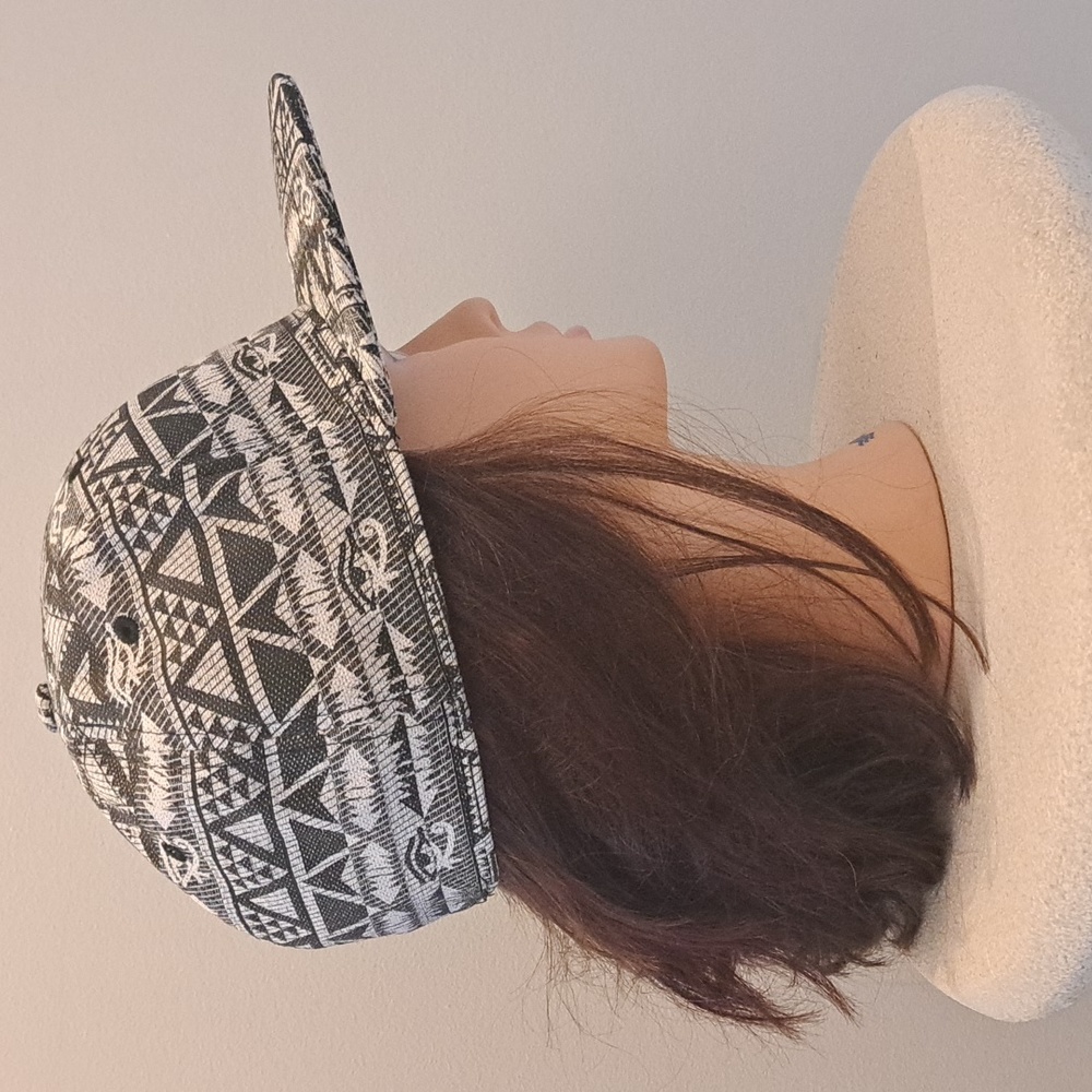 H&M hat - Picture 3 of 12